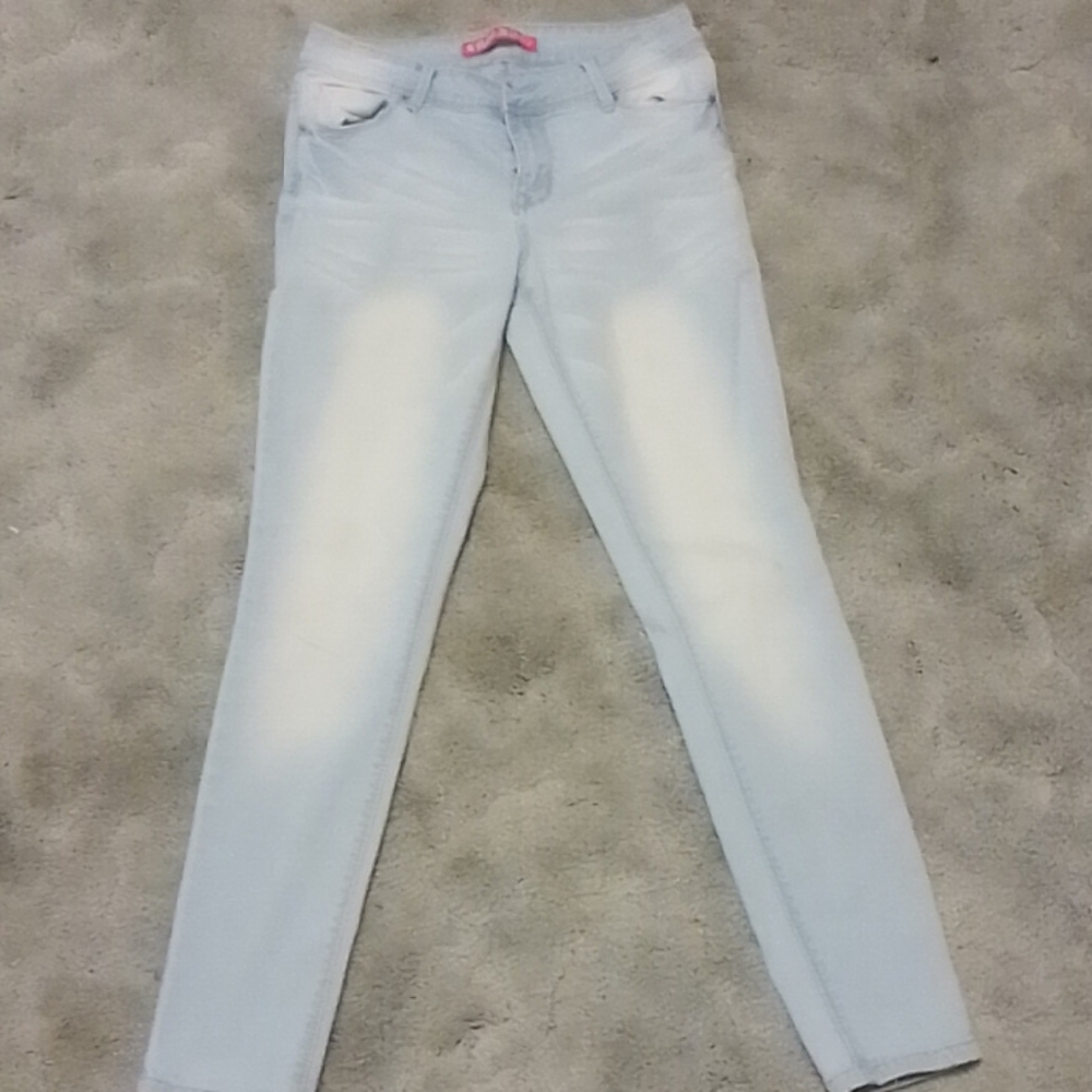 Women's Elite skinny jeans.